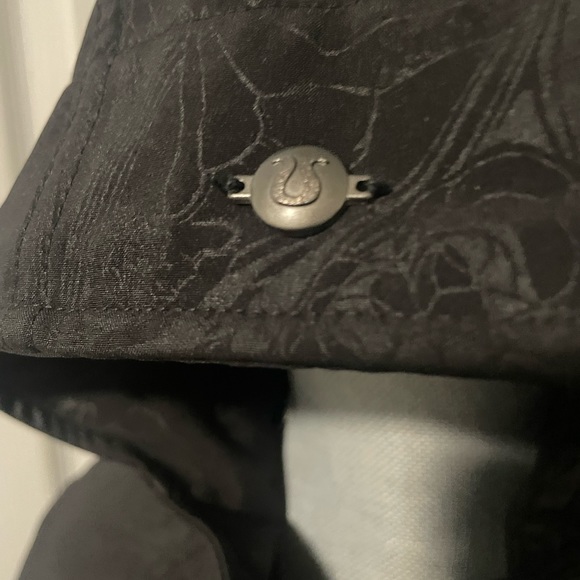 Lululemon long black rain coat size 2 - Picture 3 of 6